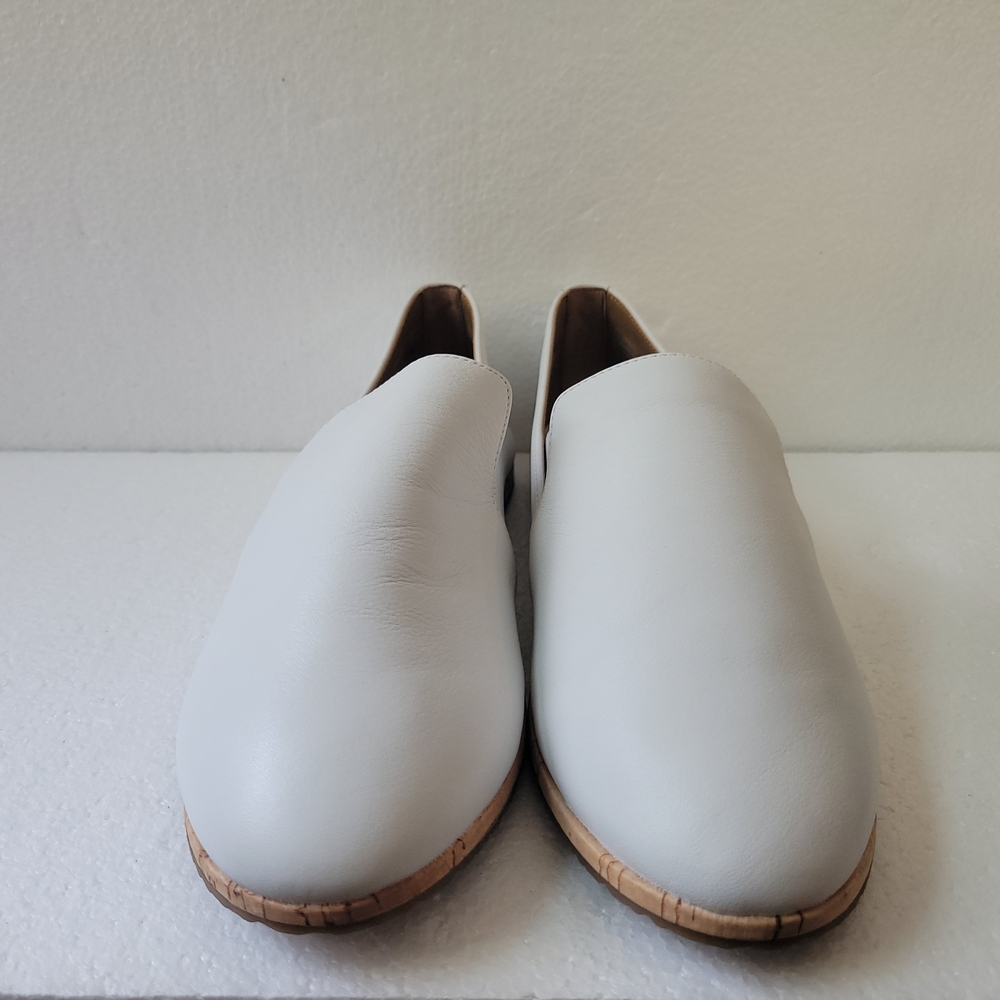 NIB Size 7.5 Aerosole White Leather Slip-On Shoes
